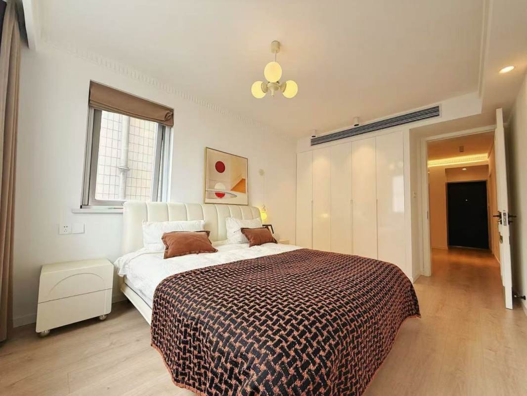 Housing image — Bedroom