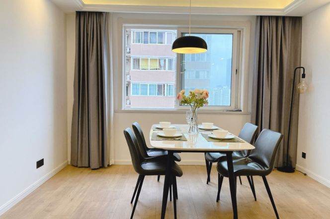High-Floor Spacious Studio Apartment in Jing'an