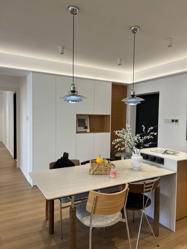 Housing image — Dining Area