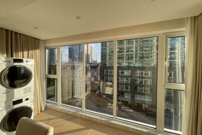Spacious 3BR Apartment in Gubei with Floor-to-Ceiling Windows (L2/L15)