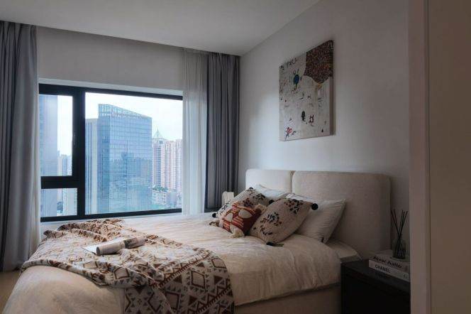 High-Floor 3BR Apartment near Hanzhong Rd Metro with Outstanding View (L1/L3/L4/L12/L13)