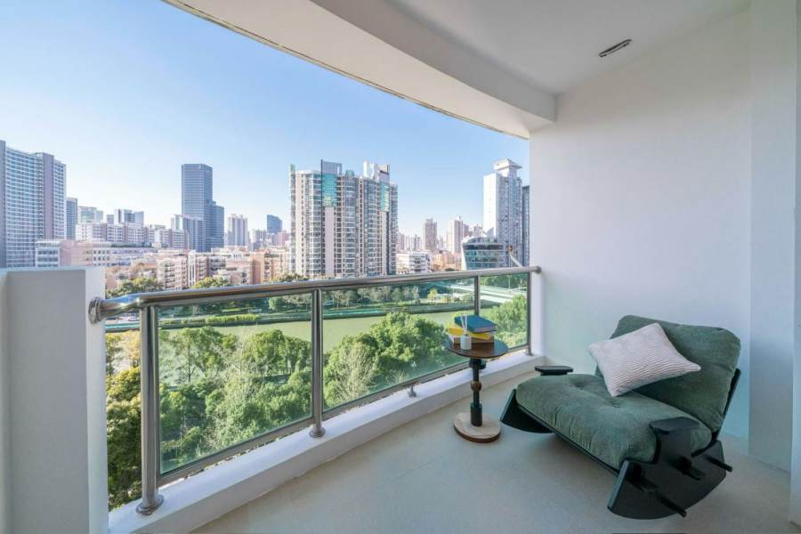 Housing image — Balcony