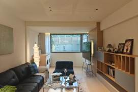 Spacious 1BR Apartment in Jing'an