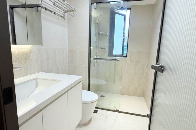 Spacious 2BR Apartment near Yishan Rd Metro (L3/L4/L9)