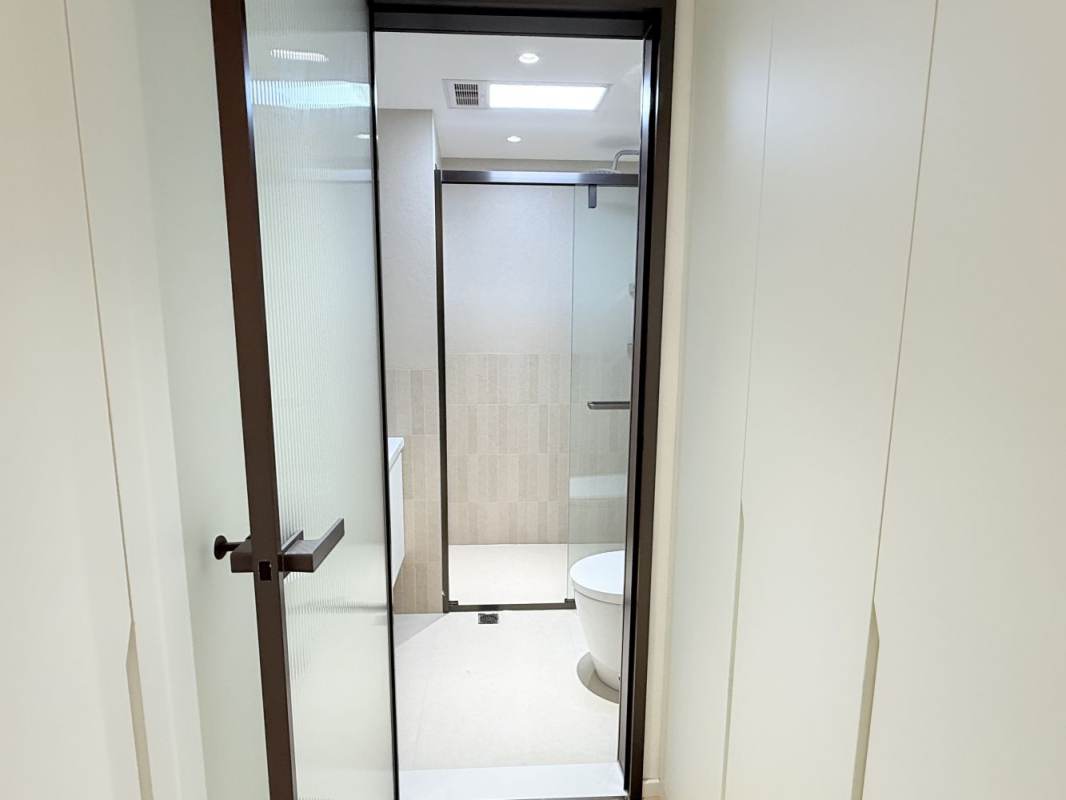 Housing image — Bathroom