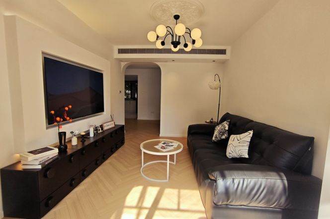 2BR Apartment in Gubei with Green View