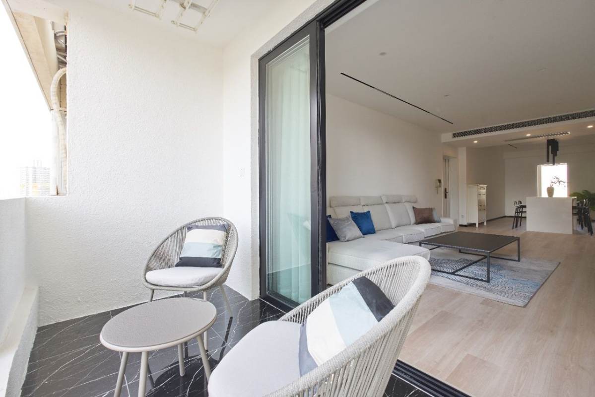 Housing image — Balcony