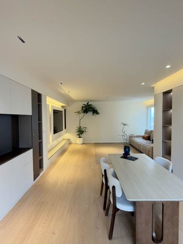 Housing image — Dining Area