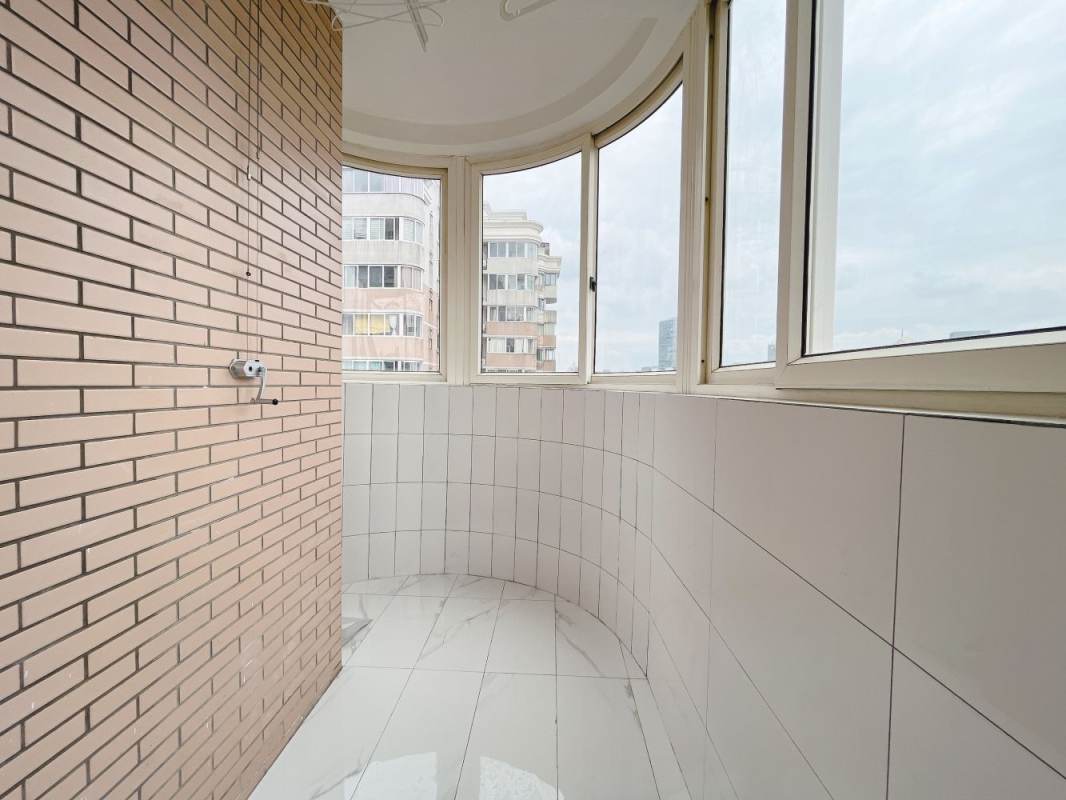 Housing image — Balcony