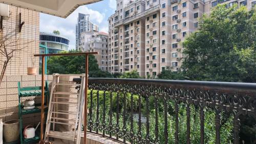 Housing image — Balcony