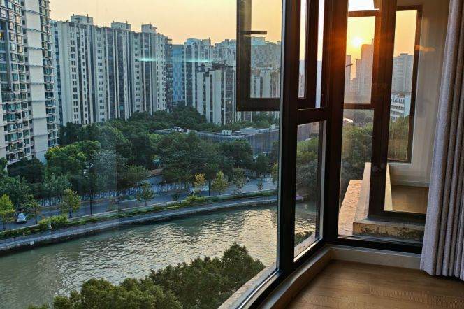3BR Apartment at Brilliant City with Floor-to-Ceiling Windows (L3/L4)