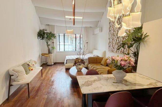 2BR Lane House in Old Xuhui with Terrace