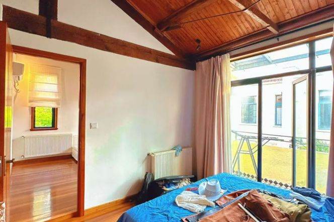 1BR Apartment in Old Xuhui (L1/L7)