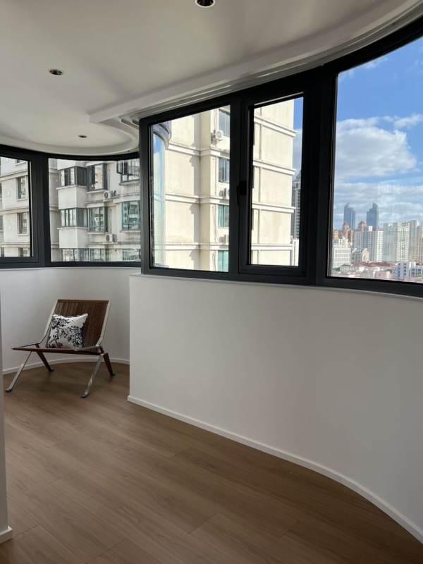 Housing image — Balcony