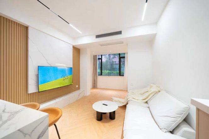 Spacious 1BR Apartment in Old Xuhui (L1/L7/L9)