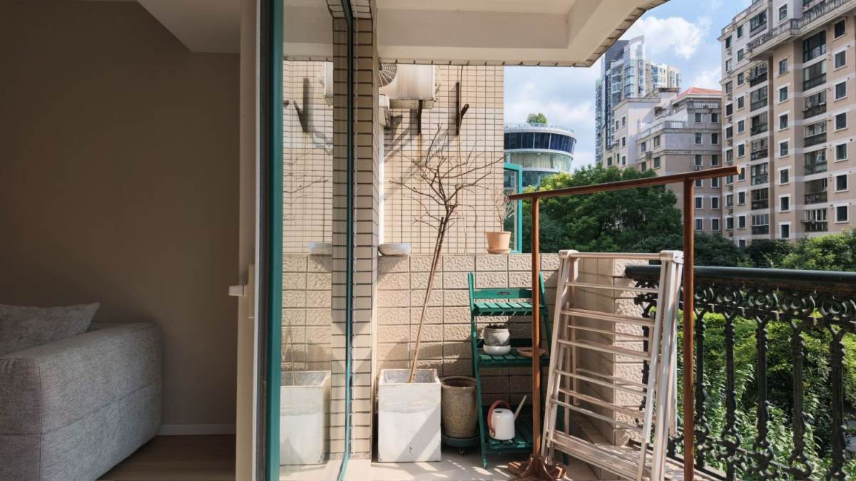 Housing image — Balcony