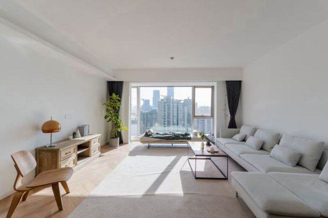 High-Floor Spacious 3BR Apartment near Shangcheng Rd Metro