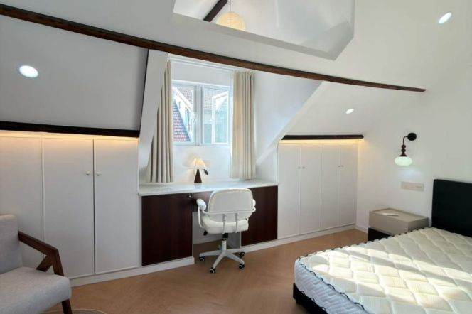 Spacious 1BR Heritage Apartment near Middle Huaihai Rd Metro with Terrace (L13)