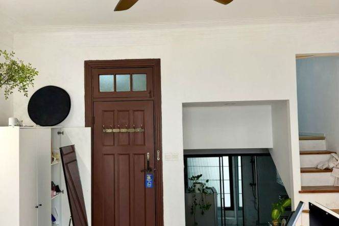 1BR Lane House near Jing'an Temple with Terrace (L2/L7/L14)