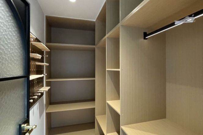 Spacious 1BR Apartment in Jing'an with Green View (L7)
