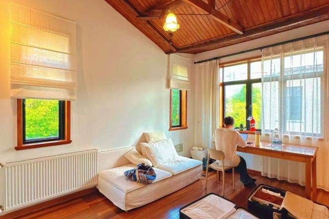 1BR Apartment in Old Xuhui (L1/L7)