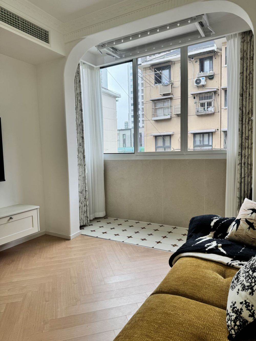 Housing image — Living Room