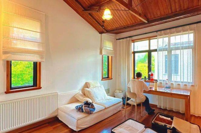1BR Apartment in Old Xuhui (L1/L7)