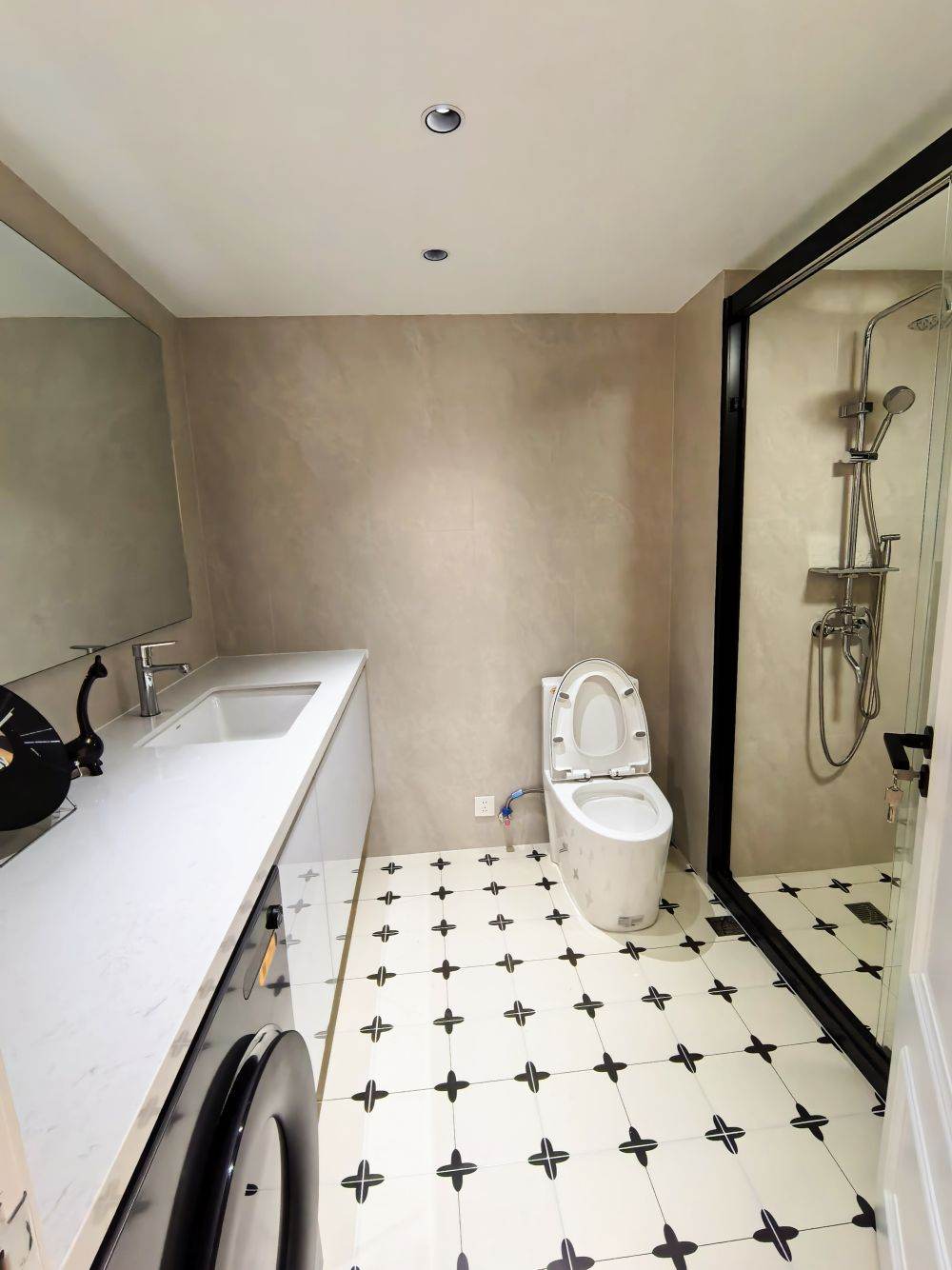 Housing image — Bathroom