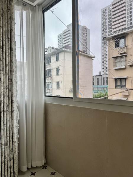 Housing image — Balcony
