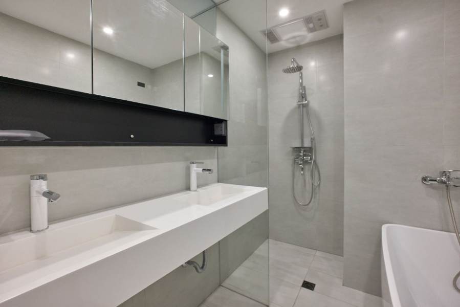 Housing image — Bathroom
