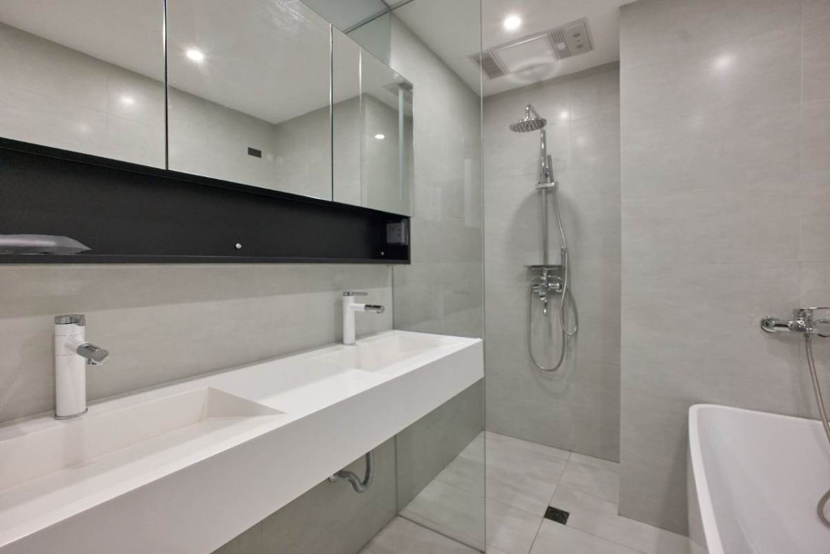 Housing image — Bathroom