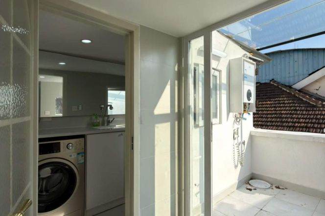 Spacious 1BR Heritage Apartment near Middle Huaihai Rd Metro with Terrace (L13)