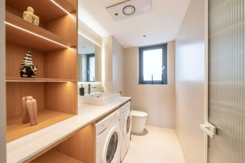 Housing image — Bathroom