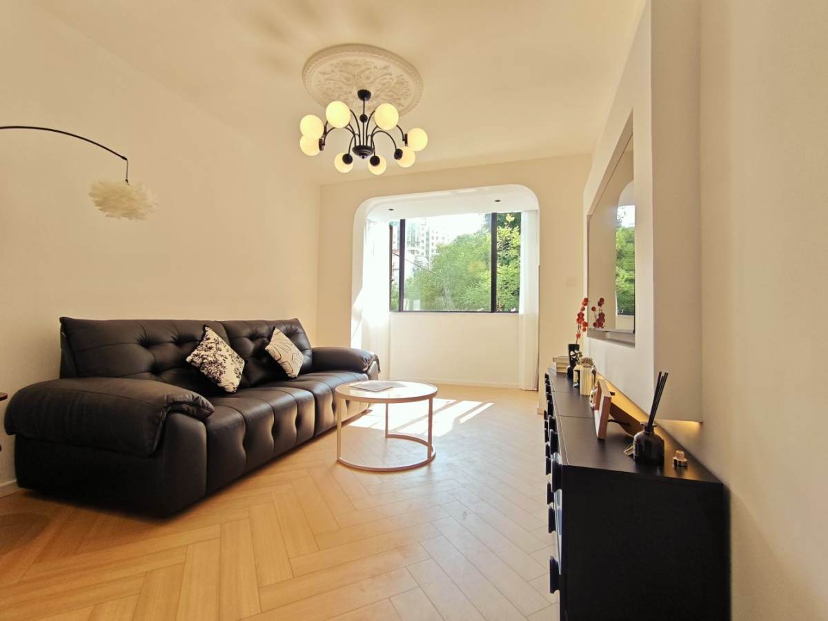 Housing image — Living Room