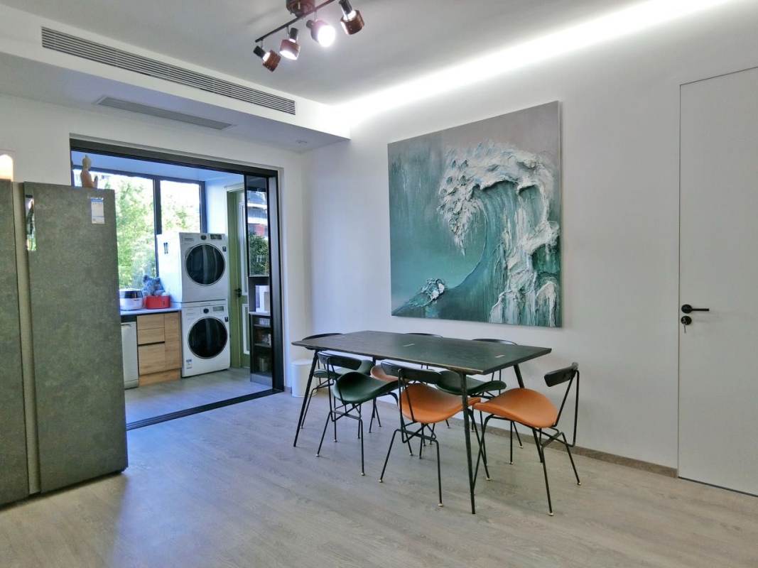 Housing image — Dining Area
