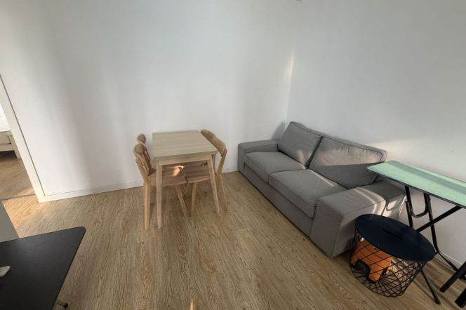 High-Floor 2BR Apartment