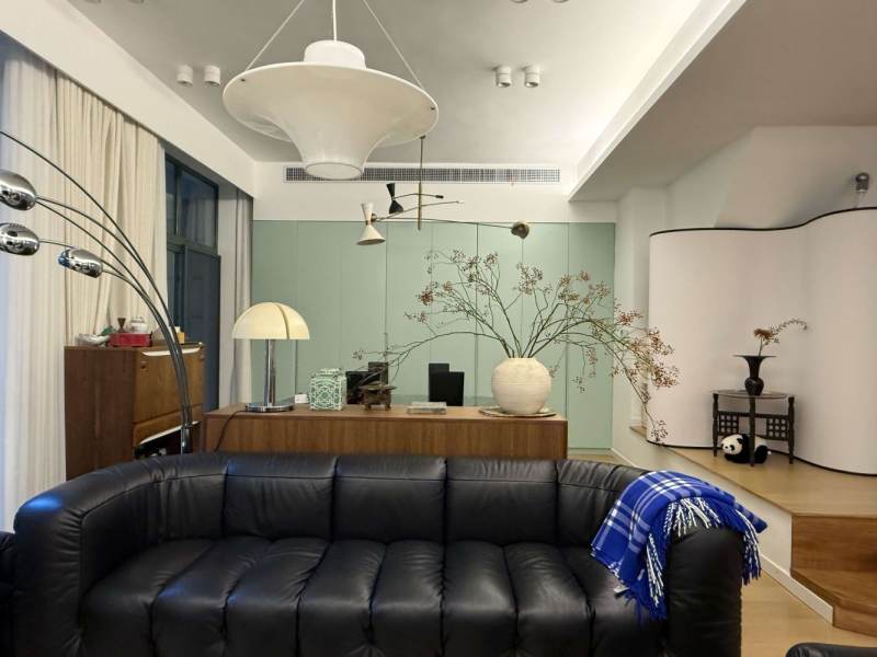 Housing image — Living Room