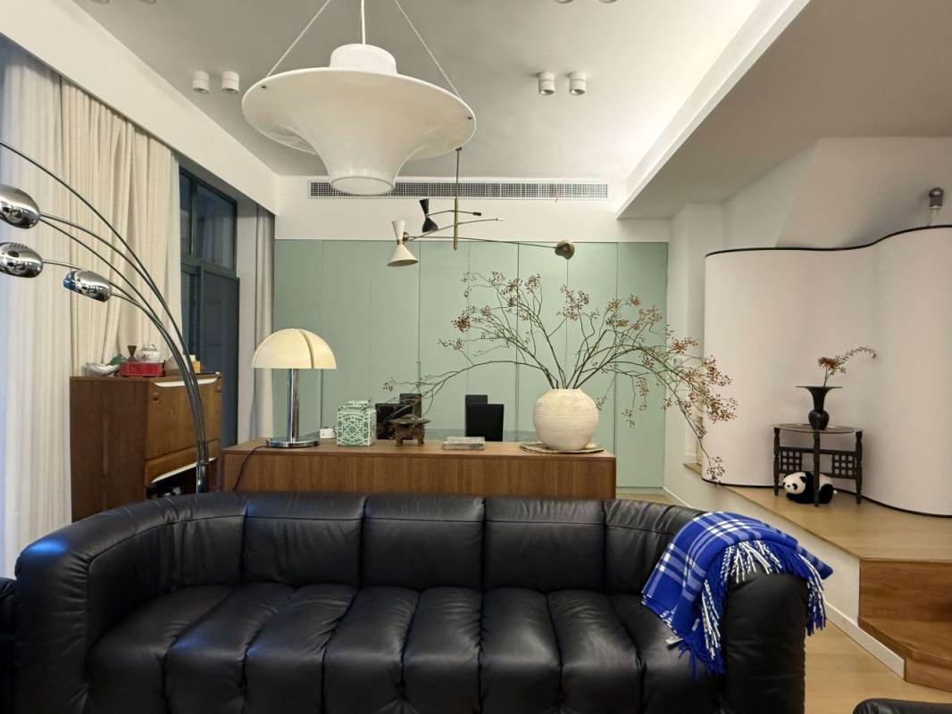 Housing image — Living Room