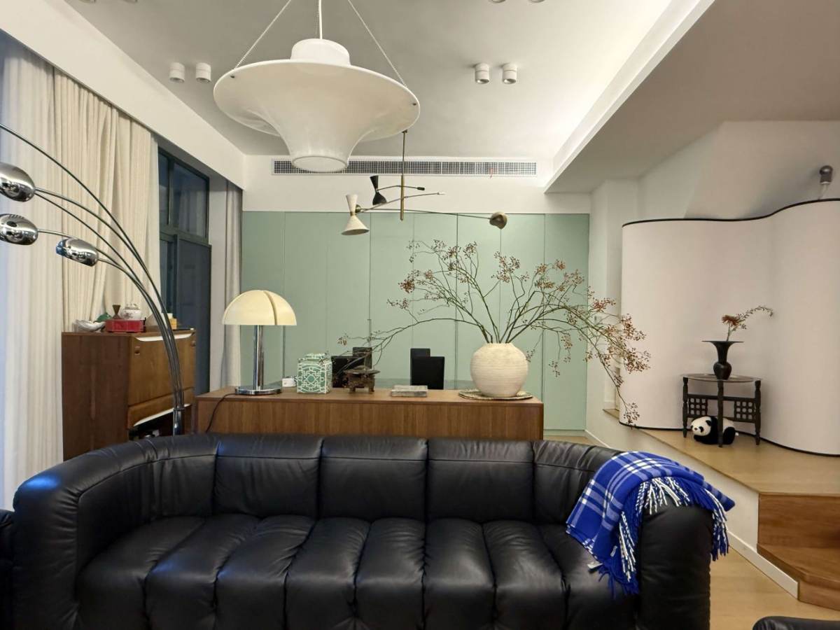 Housing image — Living Room