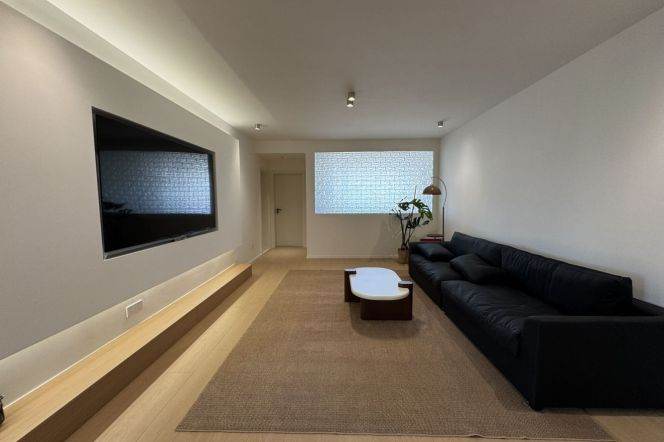 Spacious 2BR Apartment near Caoyang Road Metro