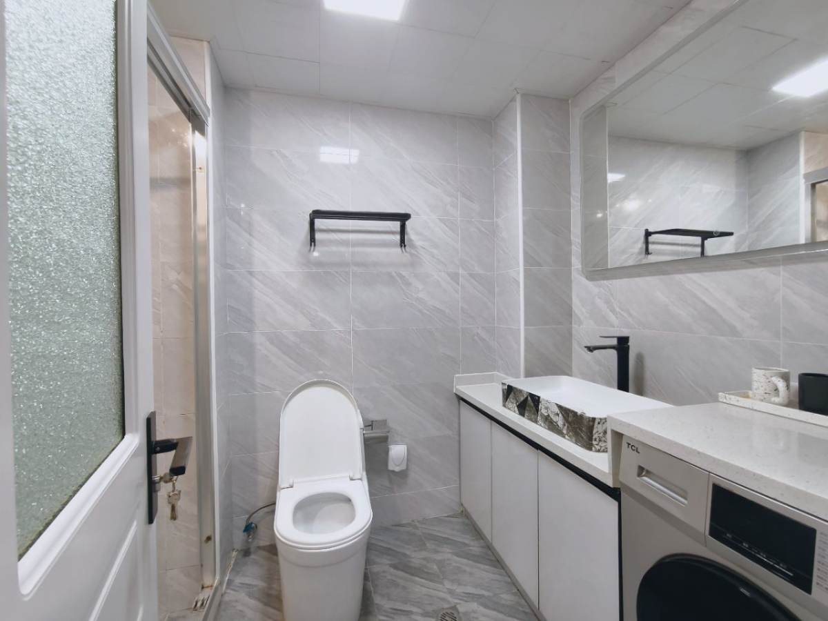 Housing image — Bathroom