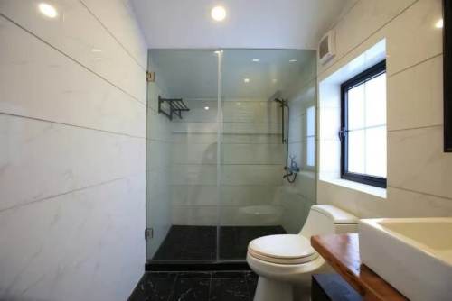 Housing image — Bathroom