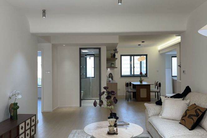 Spacious 2BR Apartment near Yishan Rd Metro (L3/L4/L9)