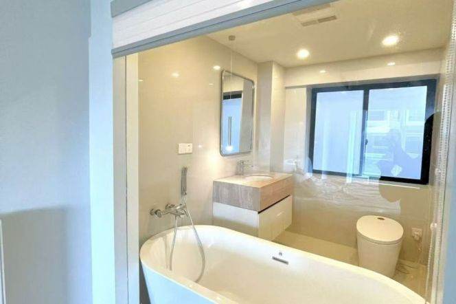 4BR Apartment in Jing'an with Terrace (L2/L11)
