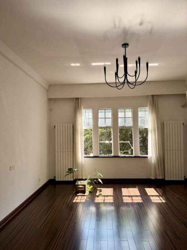Housing image — Living Room