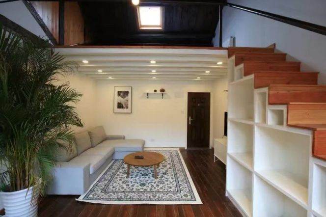 High-Ceiling Historic 3BR Lane House in Xintiandi with Terrace (L10/L13)