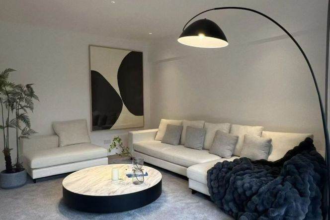 Spacious 2BR Apartment near IAPM with Terrace (L13)