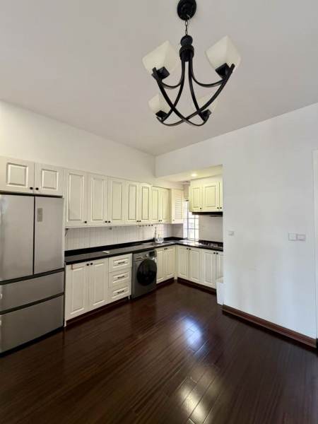 Housing image — Kitchen