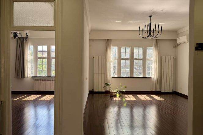 Spacious High-Ceiling 2BR Apartment in Old Xuhui with Green View (L1/L10/L12/L13)