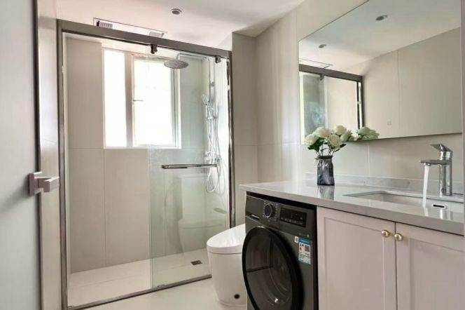 High-Floor 2BR Apartment near No! Chair (L9)